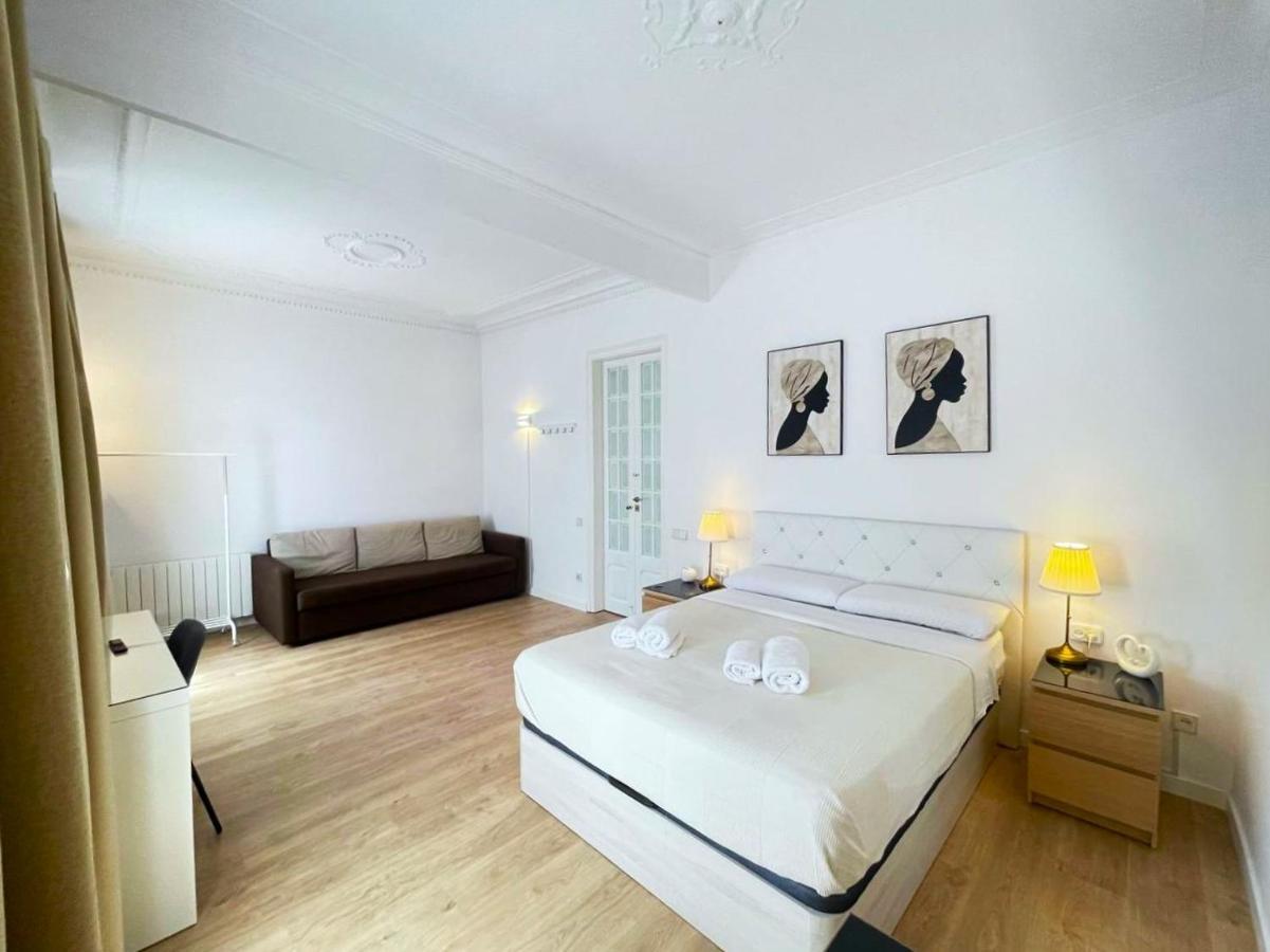 Flor Habitaciones Barcelone Extérieur photo