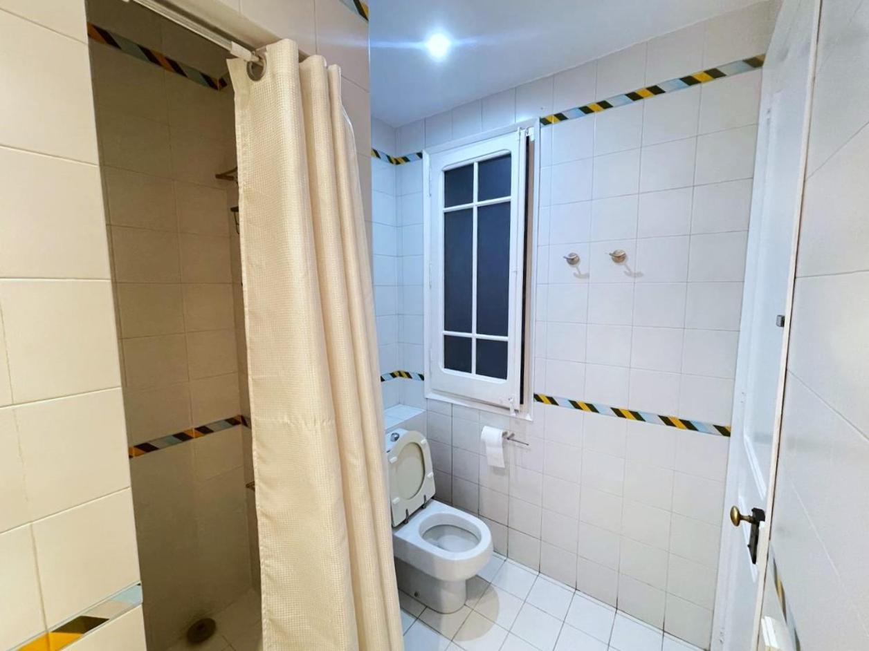 Flor Habitaciones Barcelone Extérieur photo