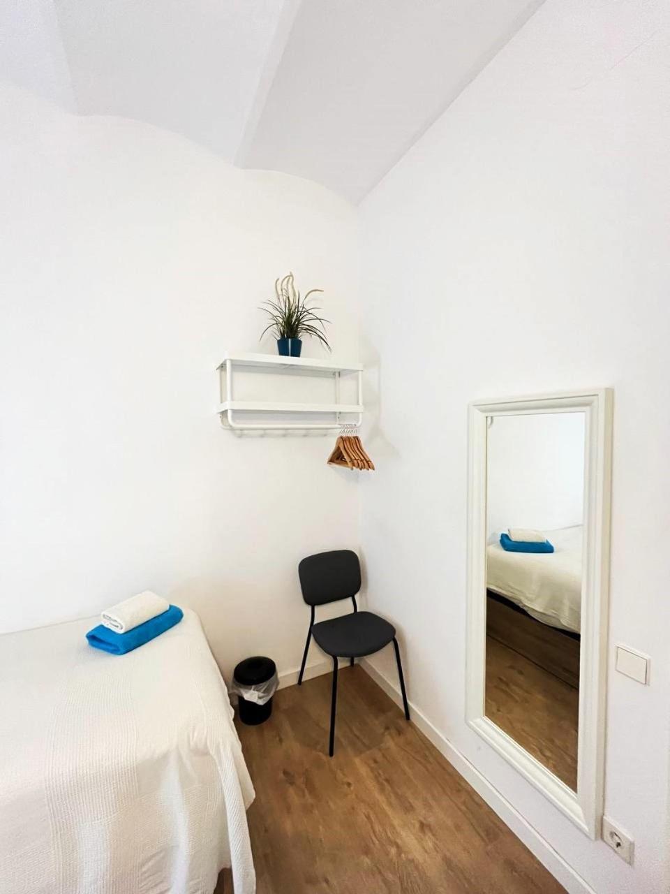 Flor Habitaciones Barcelone Extérieur photo