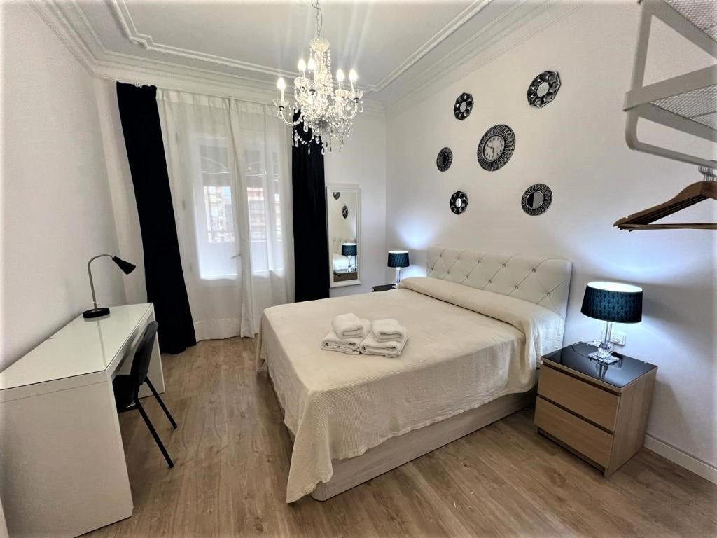 Flor Habitaciones Barcelone Extérieur photo