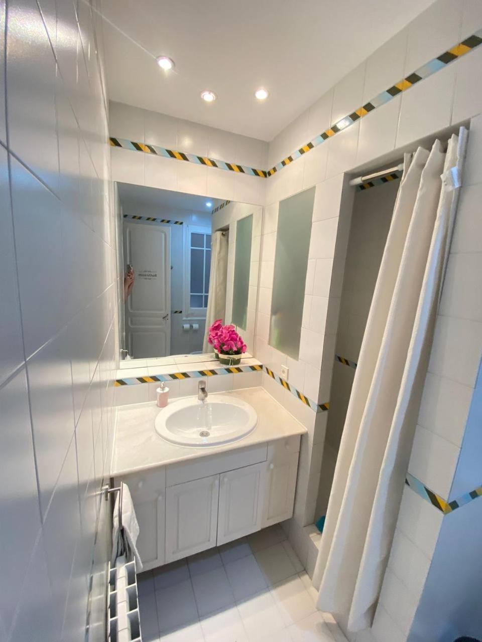 Flor Habitaciones Barcelone Extérieur photo