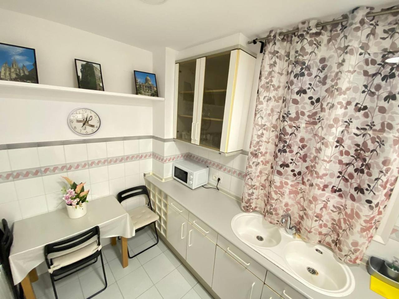 Flor Habitaciones Barcelone Extérieur photo